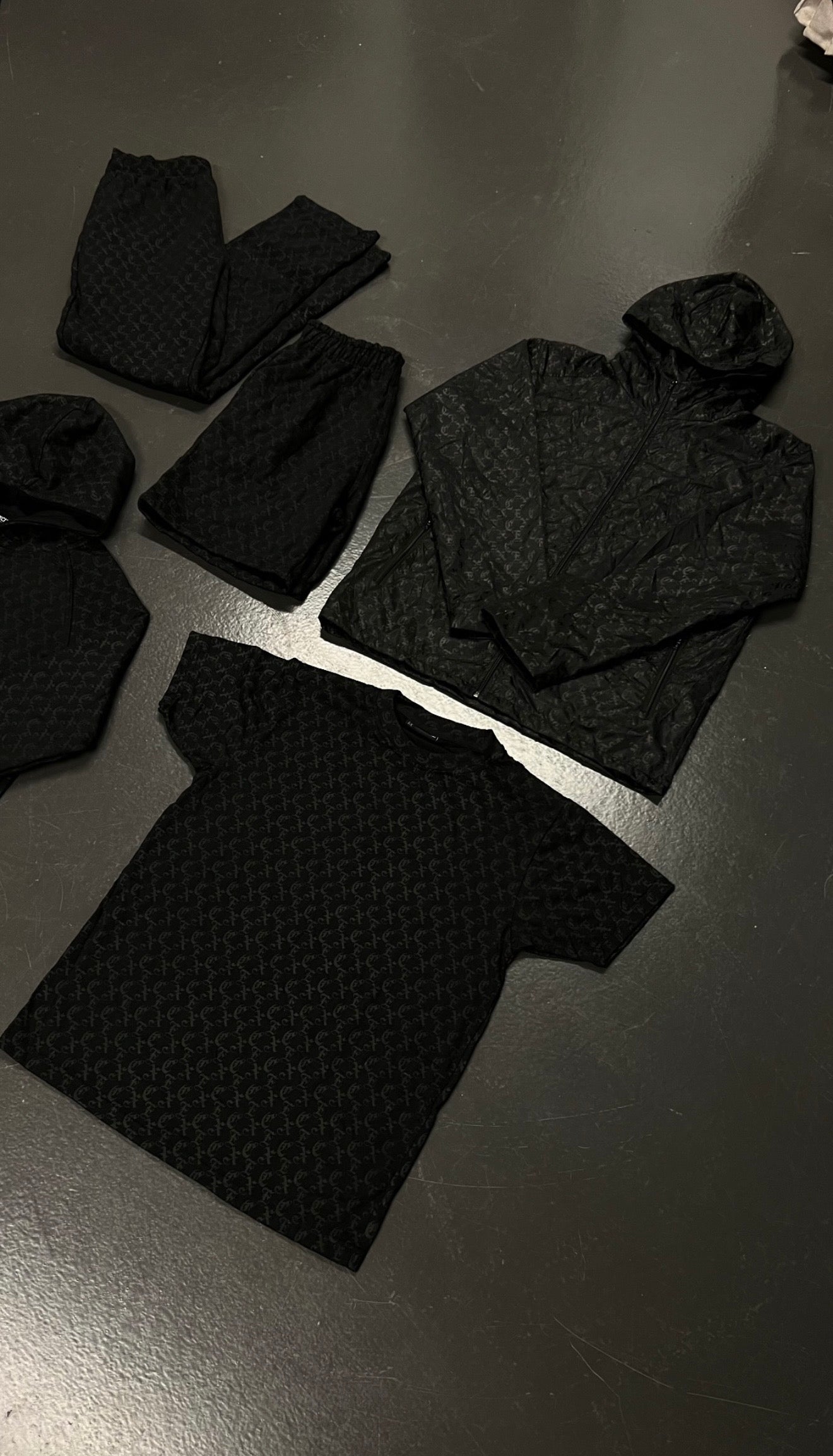 Monogram V2 - Hoodie