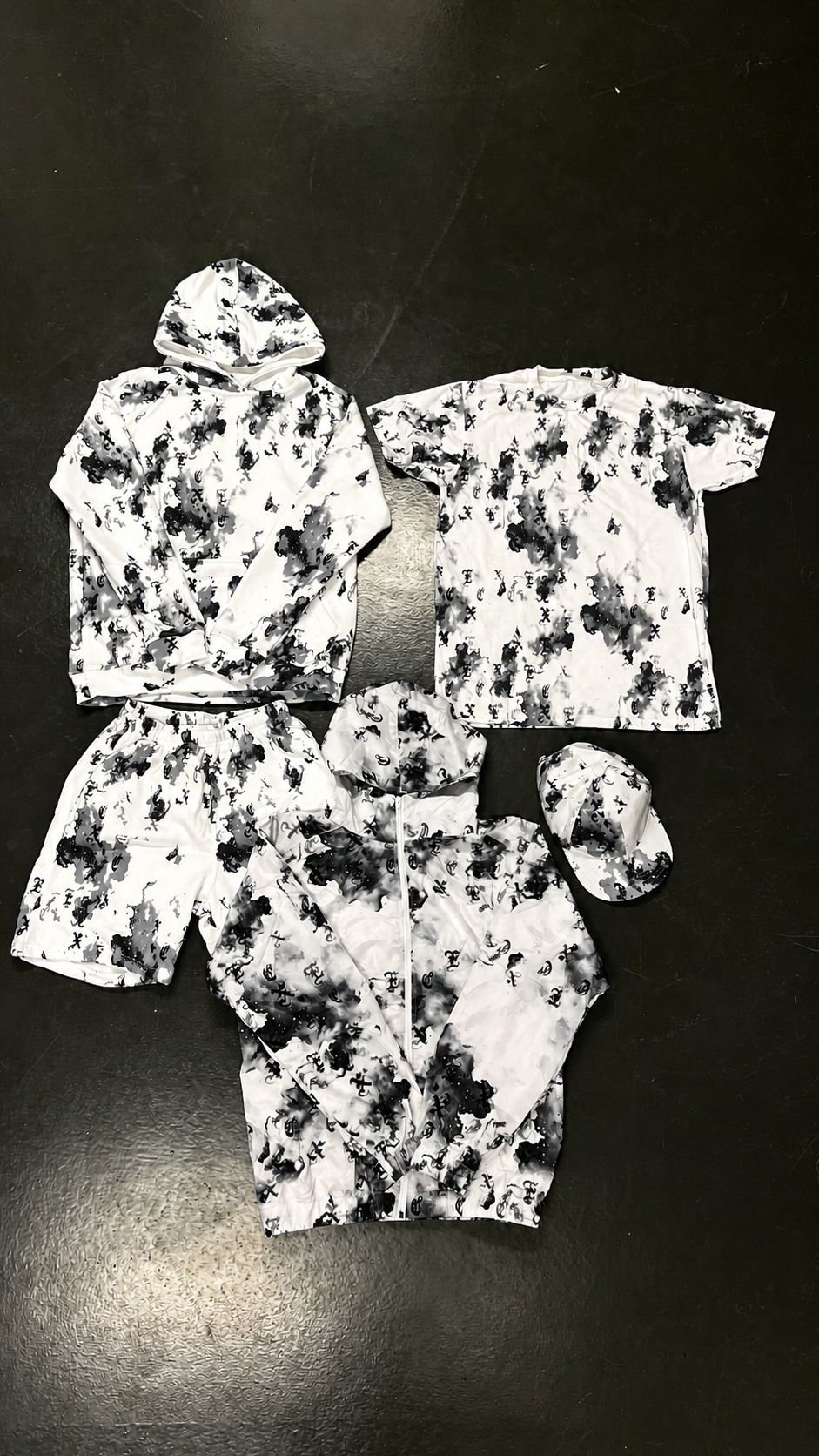 Monogram V1 - Hoodie & Shorts